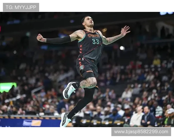 字母哥爆砍30+8+6雄鹿末节发力逆转独行侠库兹马弗拉格均有高分