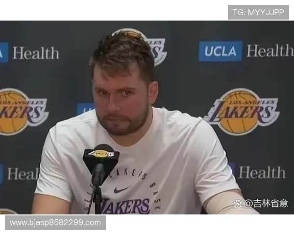 东契奇谈球队默契:全力以赴的拼搏精神让比赛更具乐趣 东契奇谈球队默契:全力以赴的拼搏精神让比赛更具乐趣